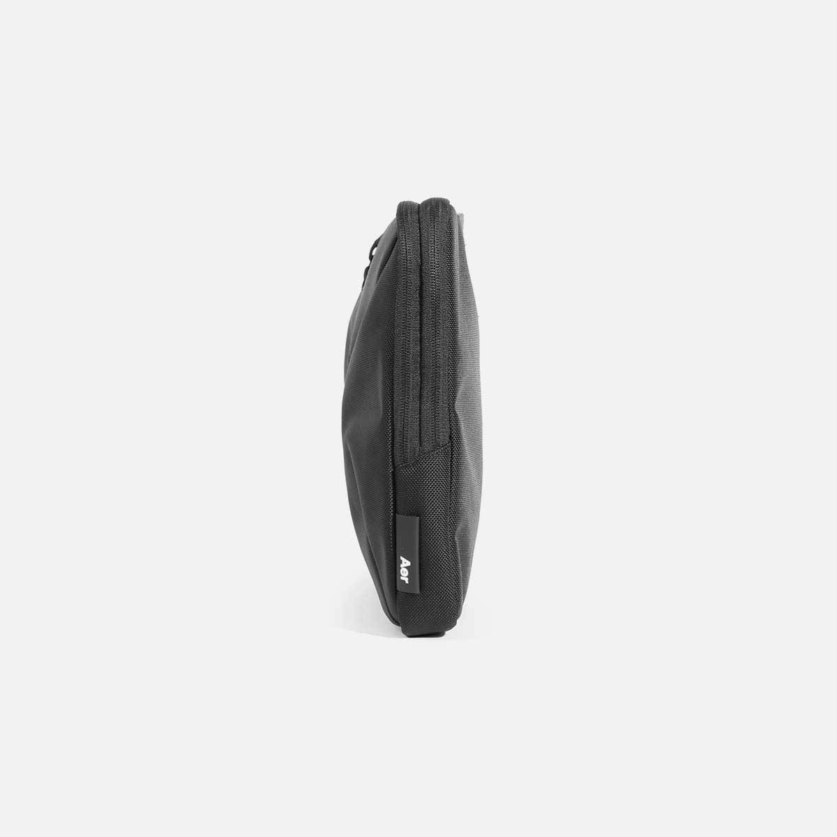 Tech Folio 16" — Black view 4